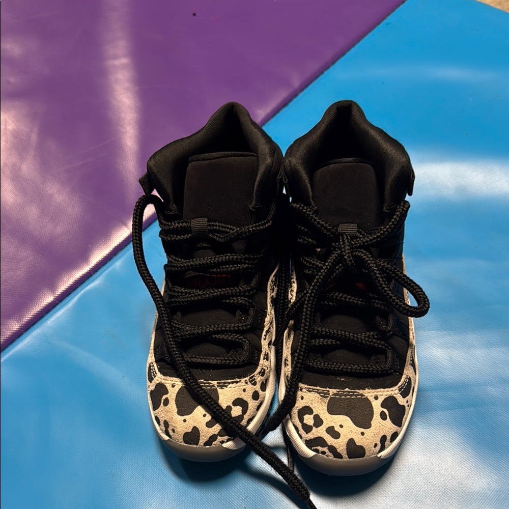 Jordan Black and White Sneakers Bold Design